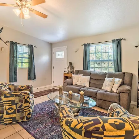 Cozy Canalfront Home Less Than 2 Miles To Hudson Beach!